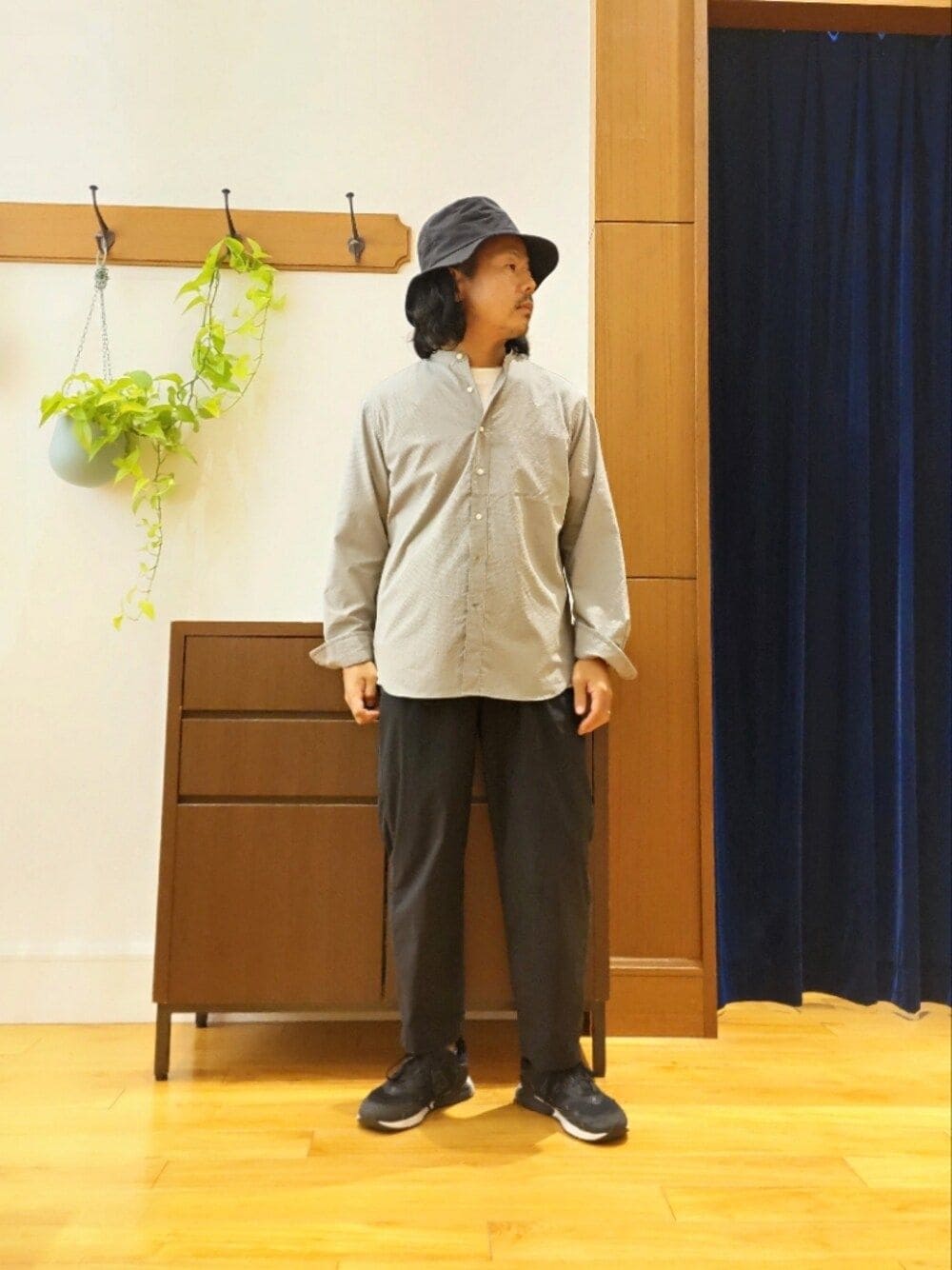 「カジュアルコーデ、オトナカジュアル、休日スタイル、シャツスタイル、レイヤードスタイル」｜「NOLLEY'S goodmanのサッカーバンドカラーシャツ（シャツ/ブラウス、ブラック系）」を使った、RINさん（メンズ・167cm）の夏コーディネートの1枚目の写真