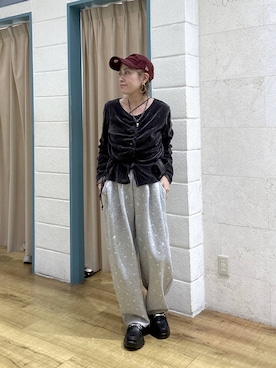 「LOWRYS FARM（ローリーズファーム）の【NEWERA】ローリーズファーム別注企画 ９２０ＣＳ／ＣＯＲＤＵＲＯＹ２６　1042439（キャップ、レッド系）」を使った、noji0909さん（レディース）の秋コーディネート