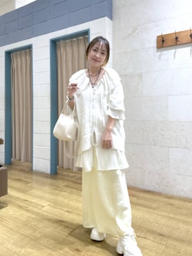 「LOWRYS FARM（ローリーズファーム）のストレッチサテンスカート　 290120（スカート、イエロー系）」を使った、noji0909さん（レディース）の春コーディネート