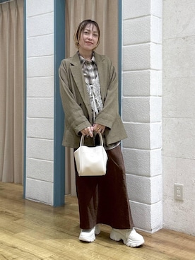 「LOWRYS FARM（ローリーズファーム）のストレッチサテンスカート　 290120（スカート、ブラウン系）」を使った、noji0909さん（レディース）の春コーディネート