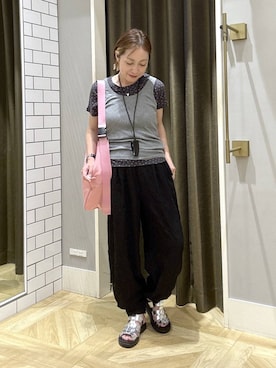 「LOWRYS FARM（ローリーズファーム）のマルチポケットショルダーＢＡＧ 1000269（ショルダーバッグ、ピンク系）」を使った、noji0909さん（レディース）の夏コーディネート