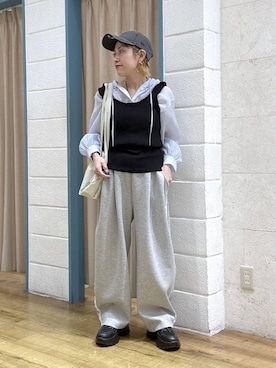 「LOWRYS FARM（ローリーズファーム）のカットイージーコクーンパンツ　292362（スウェットパンツ、グレー系）」を使った、noji0909さん（レディース）の春コーディネート