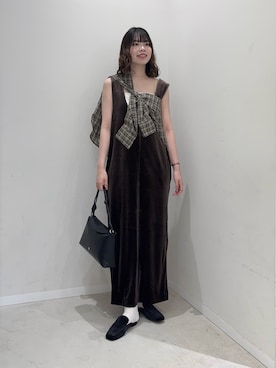 「SENSE OF PLACE by URBAN RESEARCH(センスオブプレイスバイアーバンリサーチ)のベロアスライドシューズ(その他シューズ、ブラック系)」を使った、向日葵さん(レディース・163cm)の秋コーディネート