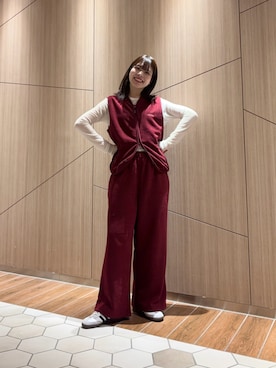 「アイテム（ベスト、レッド系）」を使った、向日葵さん（レディース・163cm）の秋コーディネート