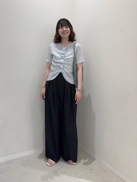 「RODE SKO(ロデスコ)のラインストーンストラップサンダル(サンダル、ホワイト系)」を使った、向日葵さん(レディース・163cm)の夏コーディネート