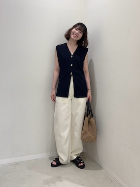 「SENSE OF PLACE by URBAN RESEARCH（センスオブプレイスバイアーバンリサーチ）の『洗濯可』メタルボタンミドルベスト（ニット/セーター、ブルー系）」を使った、向日葵さん（レディース・163cm）の春コーディネート