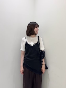 「RODE SKO（ロデスコ）のシュシュセットサイドフリルトート（トートバッグ、ブラック系）」を使った、向日葵さん（レディース・163cm）の春コーディネート