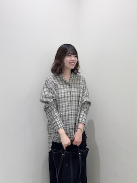 「SENSE OF PLACE by URBAN RESEARCH(センスオブプレイスバイアーバンリサーチ)の2WAYハンドルメッシュバッグ(トートバッグ、ブラック系)」を使った、向日葵さん(レディース・163cm)の夏コーディネート