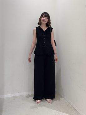 「SENSE OF PLACE by URBAN RESEARCH(センスオブプレイスバイアーバンリサーチ)の『洗濯可/毛玉防止』SKINProof抗ピルペプラムニットカーディガン(ニット/セーター、ブラック系)」を使った、向日葵さん(レディース・163cm)の夏コーディネート