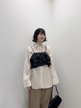 「SENSE OF PLACE by URBAN RESEARCH(センスオブプレイスバイアーバンリサーチ)のティアードフリルビスチェ(キャミソール、ブラック系)」を使った、向日葵さん(レディース・163cm)の秋コーディネート