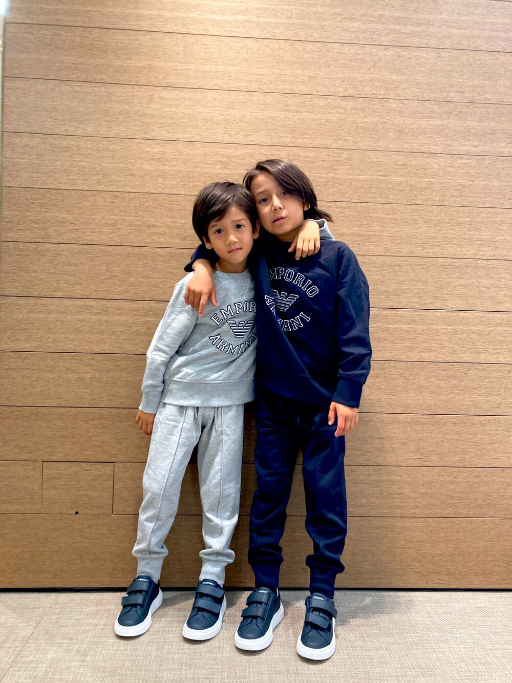 「休日スタイル、キッズコーデ、ジュニア、子供コーデ、男の子コーデ」｜「EMPORIO ARMANIのアイテム（ジャージ、ブルー系）」を使った、EAJr名古屋タカシマヤさん（キッズ・130cm）の夏コーディネートの1枚目の写真
