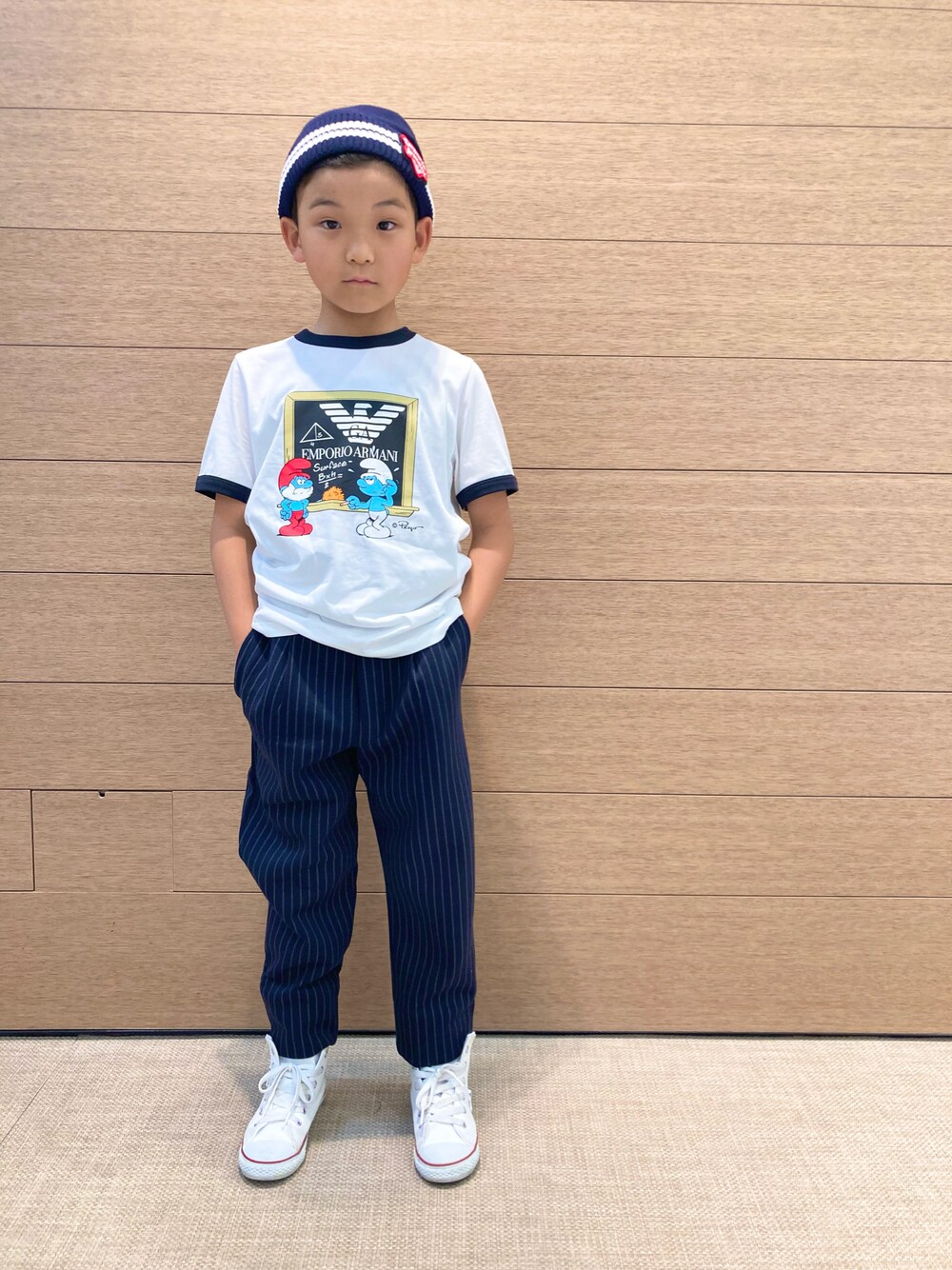 「キッズコーデ、キッズファッション、男の子、女の子、Tシャツ、スウェット、スニーカー、白スニーカー」｜「EMPORIO ARMANIのアイテム（Tシャツ/カットソー、ホワイト系）」を使った、EAJr名古屋タカシマヤさん（キッズ・120cm）の夏コーディネートの1枚目の写真