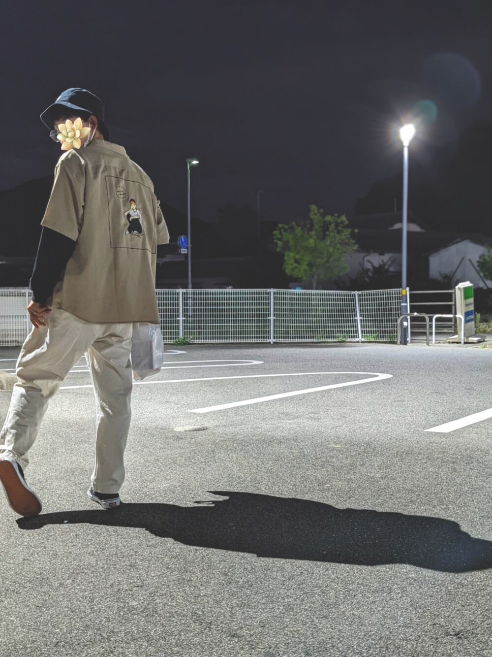 「LeeのBUCKET COTTON TWILL バケットハット（ハット、ブラック系）」を使った、sojiro5さん（メンズ・169cm）の春コーディネートの1枚目の写真