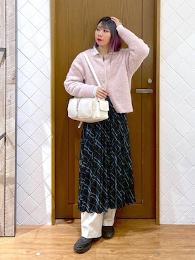 「アイテム（ニット/セーター、シルバー系）」を使った、megu46miさん（レディース・162cm）の秋コーディネート