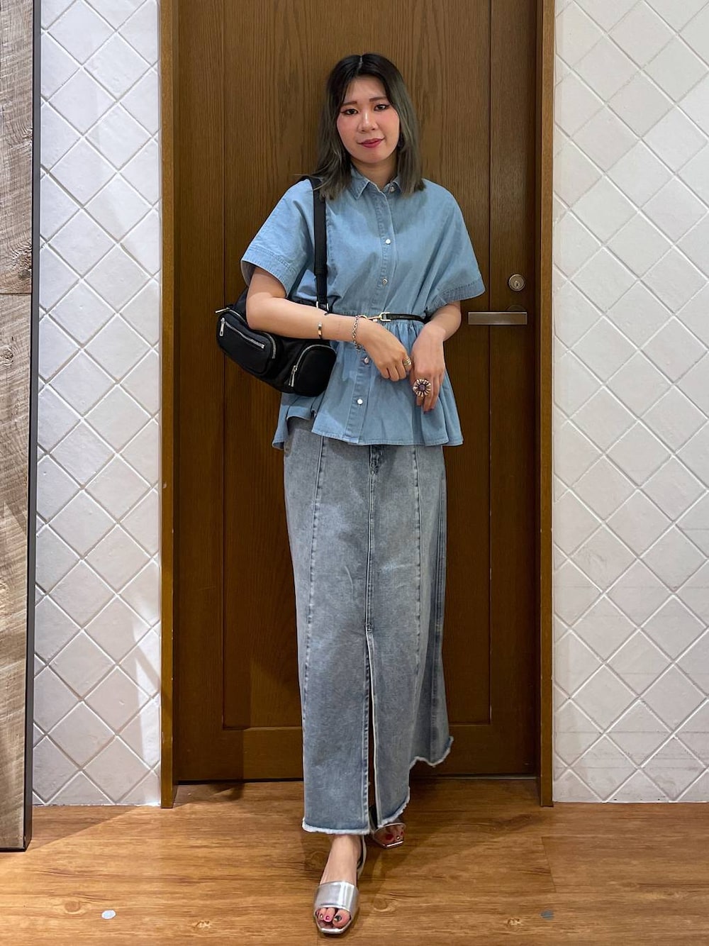 ＋αディティールで盛る♡フリルブラウス×デニムの休日カジュアル【今日 