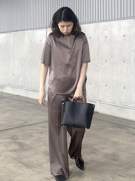 「ROPE'（ロペ）のドレープサテンティーブラウス/セットアップ対応・イージーケア（シャツ/ブラウス、イエロー系）」を使った、Mさん（レディース・161cm）の春コーディネート