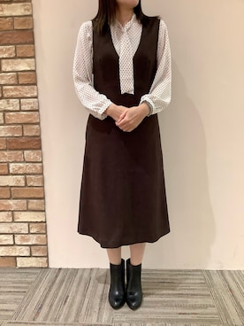 「アイテム（ジャンパースカート、ブラウン系）」を使った、BRICK HOUSE シャツ工房 京都イオンモール店さん（レディース・160cm）の秋コーディネート