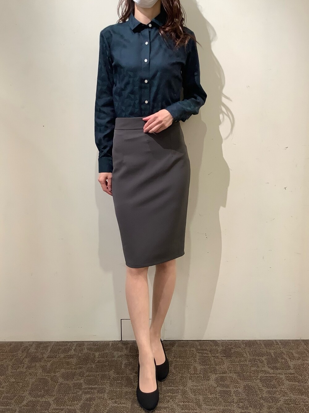 定価４万★フランス製イネス★女性らしい襟開きＴシャツ水色コンパクトリブInese セール】形態安定ノーアイロン レギュラー 5分袖ビジネス