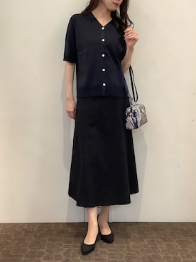 「TOKYO SHIRTS（トウキョウシャツ）のドライレーヨン 半袖 Vネック カーディガン（カーディガン/ボレロ、ブルー系）」を使った、BRICK HOUSE by Tokyo Shirts 宮原ステラタウン店さん（レディース・166cm）の夏コーディネート