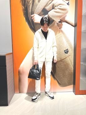 「ARMANI EXCHANGE（アルマーニエクスチェンジ）のアイテム（ハンドバッグ）」を使った、Riさん（メンズ・175cm）の秋コーディネート