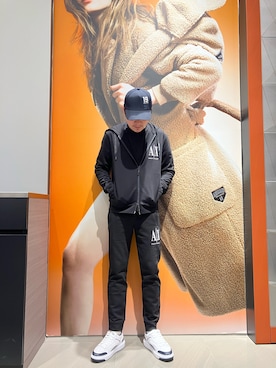 「ARMANI EXCHANGE（アルマーニエクスチェンジ）のアイテム（キャップ、ブルー系）」を使った、Riさん（メンズ・175cm）の冬コーディネート