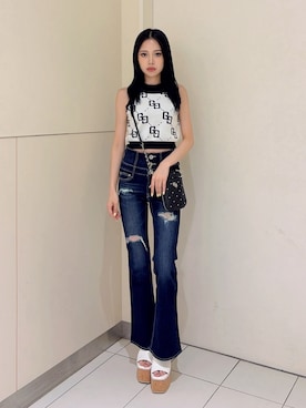 「GYDA（ジェイダ）のハイウエストBACKクロスダメージフレアデニムパンツ（デニムパンツ、ブラック系）」を使った、miiaさん（レディース・160cm）の夏コーディネート