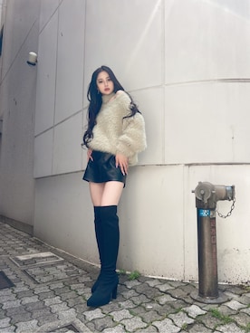 「GYDA（ジェイダ）のフェイクレザー スカートライクショートパンツ（スカート）」を使った、miiaさん（レディース・160cm）の秋コーディネート