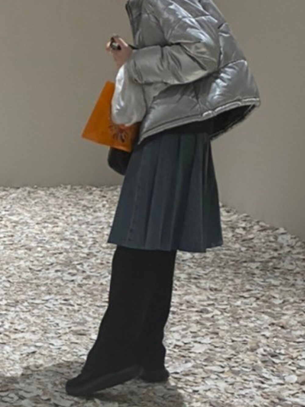 「ZARAのアイテム（スカート、ブルー系）」を使った、kirinさん（レディース・166cm）の春コーディネートの1枚目の写真