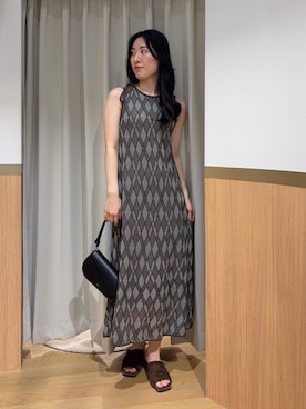 「LAGUNAMOON（ラグナムーン）のアーガイルジャカードフレアニットワンピース 【夏服】（ワンピース、ブラウン系）」を使った、RUNA ONISHIさん（レディース・163cm）の夏コーディネート