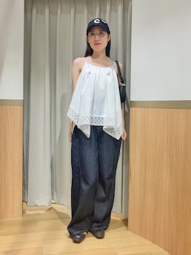「LAGUNAMOON（ラグナムーン）の【Leeコラボ】セミワイドベルトデニムパンツ（デニムパンツ、ブルー系）」を使った、RUNA ONISHIさん（レディース・163cm）の夏コーディネート