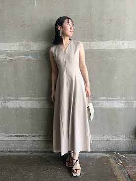 フロントZIPミックスカラーワンピースを使った人気ファッション