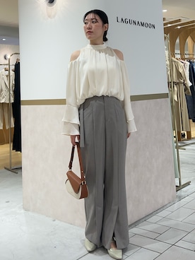 「LAGUNAMOON（ラグナムーン）のアイテム（パンツ）」を使った、RUNA ONISHIさん（レディース・163cm）の春コーディネート