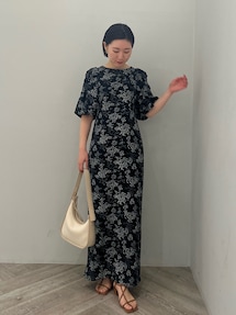 【美品】LAGNAMOON ショルダーシャーリングプリントワンピース　赤 ショルダーシャーリングプリントワンピース｜ラグナムーン