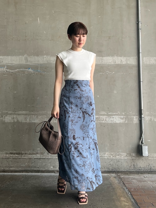 ラグナムーン♡フラワーナロースカート 美品 LAGUNAMOON（ラグナムーン）の「ボタニカルフラワーナロー