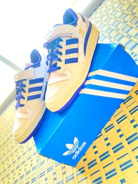 「adidasスニーカー」｜どぅーさん（メンズ・177cm）の春コーディネート