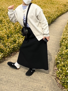 「SAINT JAMES（セントジェームス）のアイテム（Tシャツ/カットソー、ブルー系）」を使った、uamiさん（レディース・162cm）の春コーディネート