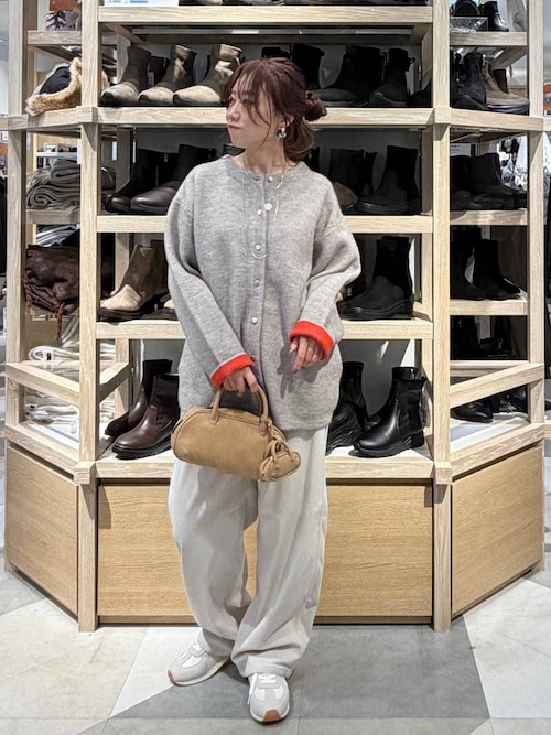 新品タグ付き　Heve ペタルニット　チャコールグレー 予約]配色ハイネックニットプルオーバー/チャコール – Lumier