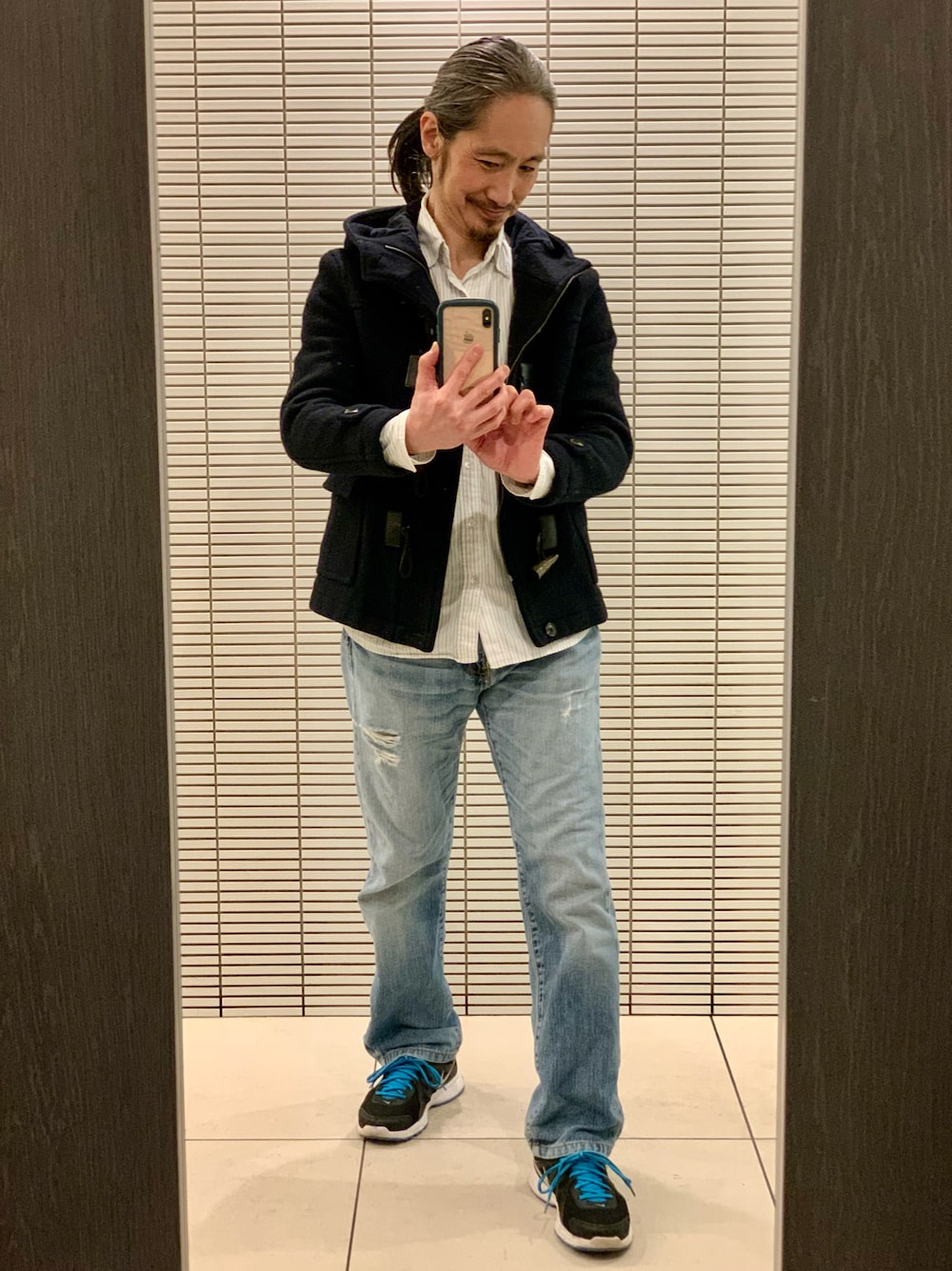 「innovation reformのアイテム（ダッフルコート、その他）」を使った、健弘(U)さん（メンズ・169cm）の春コーディネートの1枚目の写真