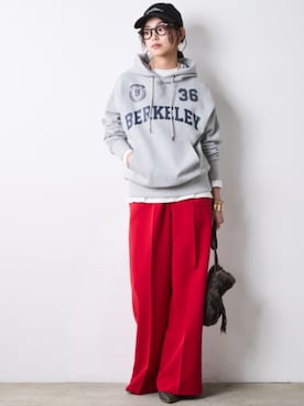 「CHIC STYLE（シックスタイル）のロゴプリントロングスリーブTシャツ＜大きいサイズ有＞シックスタイル（Tシャツ/カットソー、ホワイト系）」を使った、ZOZO_SMILELAND_STAFFさん（レディース・163cm）の秋コーディネート