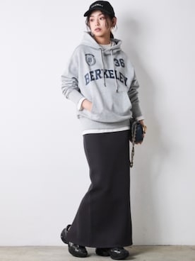 「CHIC STYLE（シックスタイル）のロゴプリントロングスリーブTシャツ＜大きいサイズ有＞シックスタイル（Tシャツ/カットソー、ホワイト系）」を使った、ZOZO_SMILELAND_STAFFさん（レディース・163cm）の秋コーディネート