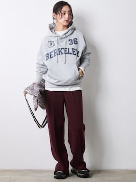 「CHIC STYLE（シックスタイル）のロゴプリントロングスリーブTシャツ＜大きいサイズ有＞シックスタイル（Tシャツ/カットソー、ホワイト系）」を使った、ZOZO_SMILELAND_STAFFさん（レディース・163cm）の秋コーディネート