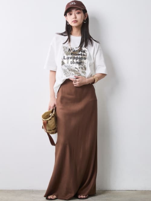 Tシャツコーデを垢抜けさせるコツ　大人女子の着こなし術