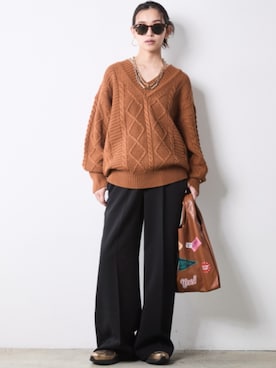 「CHIC STYLE（シックスタイル）のケーブル編Vネックロングスリーブニットプルオーバー＜大きいサイズ有＞シックスタイル（ニット/セーター、イエロー系）」を使った、ZOZO_SMILELAND_STAFFさん（レディース・163cm）の秋コーディネート