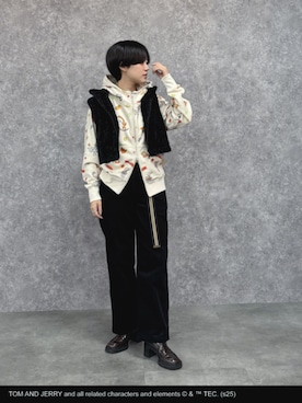 「アイテム（パーカー、ホワイト系）」を使った、ZOZO_SMILELAND_STAFFさん（レディース・167cm）の冬コーディネート