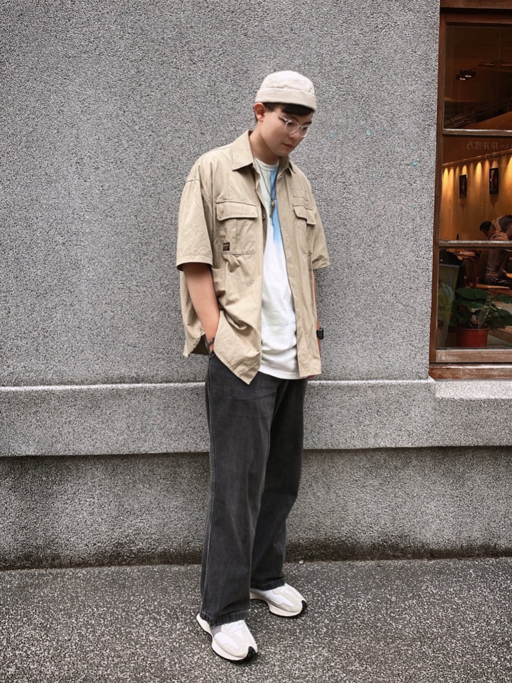 「休日スタイル、メンズコーデ、夏コーデ、いいね、save、フォローお願いします🤑、スニーカー、GU、カジュアルコーデ、ワイドパンツ、シャツスタイル」｜「GUのアイテム（デニムパンツ、ブラック系）」を使った、🅢🅤🅢🅐🅝 スーサンさん（メンズ・177cm）の夏コーディネートの1枚目の写真