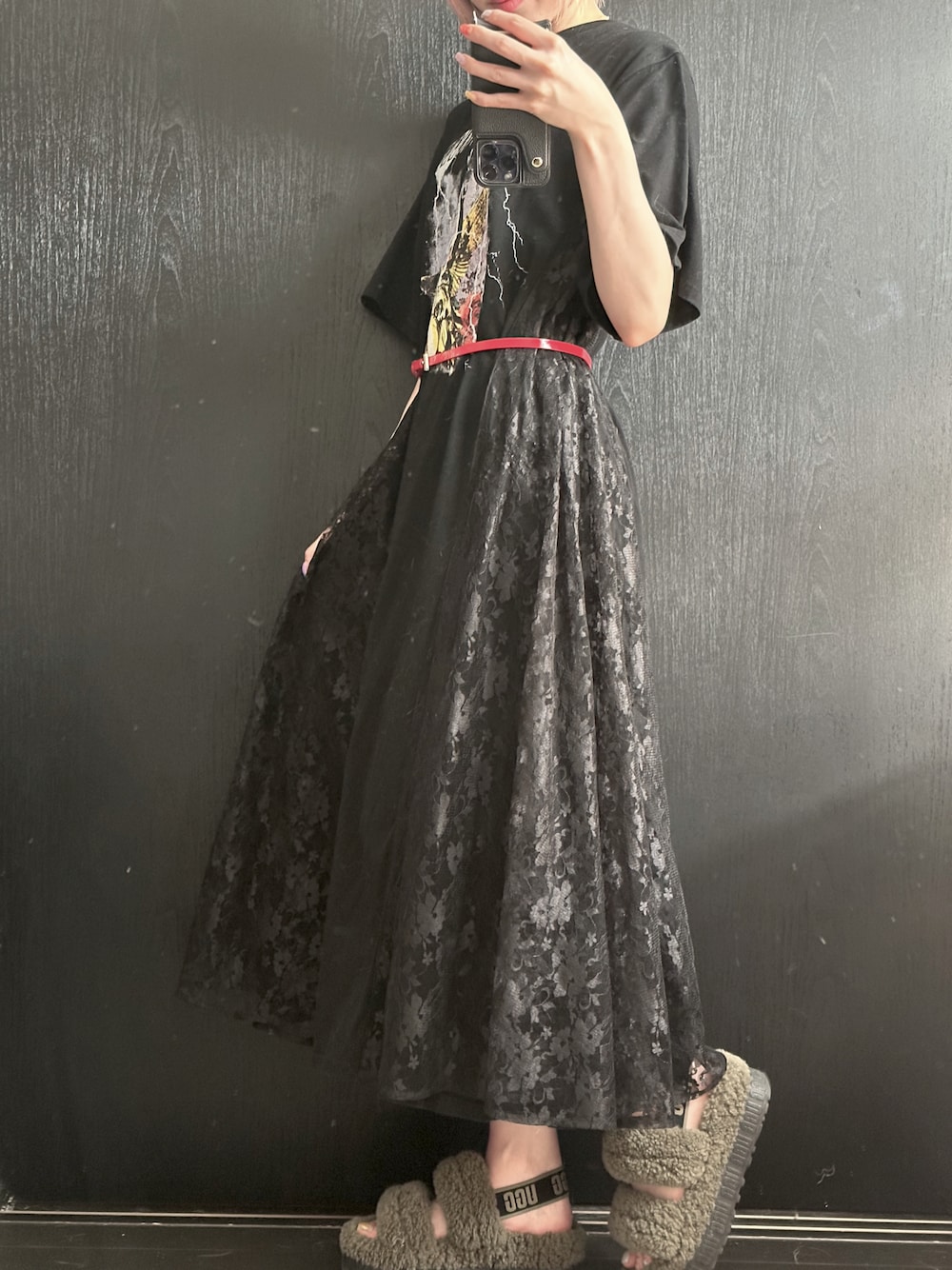 「夏コーデ、カジュアル、ゆったりコーデ、ootd、ラフコーデ、バケットハット、カーキ、ショートヘア、韓国コーデ、韓国ファッション、オルチャンファッション、雨の日コーデ、フラットサンダル、ワンピースコーデ、古着MIX」｜「jouetieのドッキングロックワンピース（ワンピース、ブラック系）」を使った、niru♥さん（レディース・156cm）の夏コーディネートの1枚目の写真