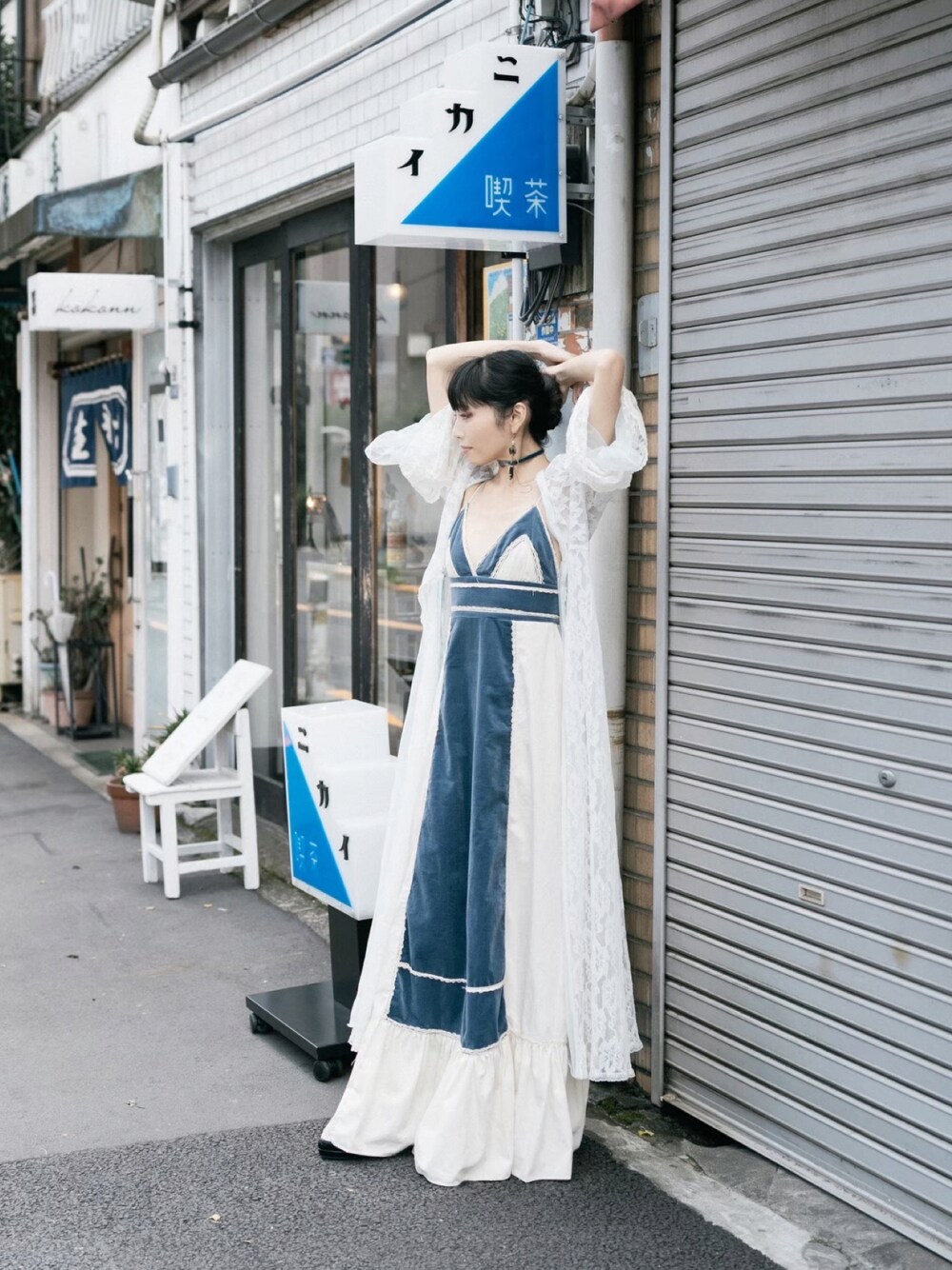 「ガニーサックス、GUNNE SAX、ヴィンテージドレス、ヴィンテージワンピース、ヴィンテージ好きな人と繋がりたい、ヴィンテージガーリー、サマードレス、ヴィンテージ調、レトロガール、レトロワンピース、レトロ」｜「GUNNE SAXのアイテム（ワンピース、ブルー系）」を使った、inevitable1996さん（レディース・163cm）の夏コーディネートの1枚目の写真