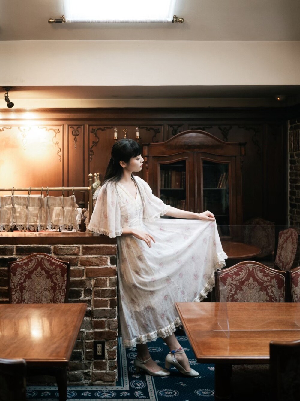 「花柄ワンピース、花柄、ガニーサックス、GUNNE SAX、ヴィンテージ、ヴィンテージワンピース、ヴィンテージ好きな人と繋がりたい、レトロガール、レトロガールコーデ、レトロワンピース、レトロガーリー、ヴィンテージガーリー」｜「GUNNE SAXのアイテム（ワンピース、ホワイト系）」を使った、inevitable1996さん（レディース・163cm）の夏コーディネートの1枚目の写真