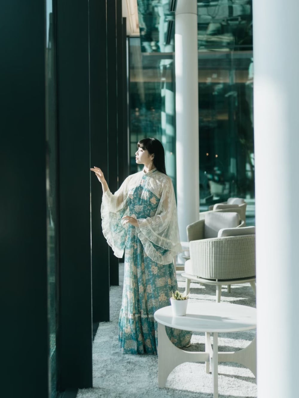 「ガニーサックス、GUNNE SAX、70'sコーデ、70's、ヴィンテージワンピース、ヴィンテージ好きな人と繋がりたい、ヴィンテージガーリー、レトロガール、プリントワンピース、ヴィンテージコーデ、レトロ、レース、お洒落さんとつながりたい、クラシカル、クラシカルコーデ」｜「GUNNESAXのアイテム（ドレス、ブルー系）」を使った、inevitable1996さん（レディース・163cm）の夏コーディネートの1枚目の写真