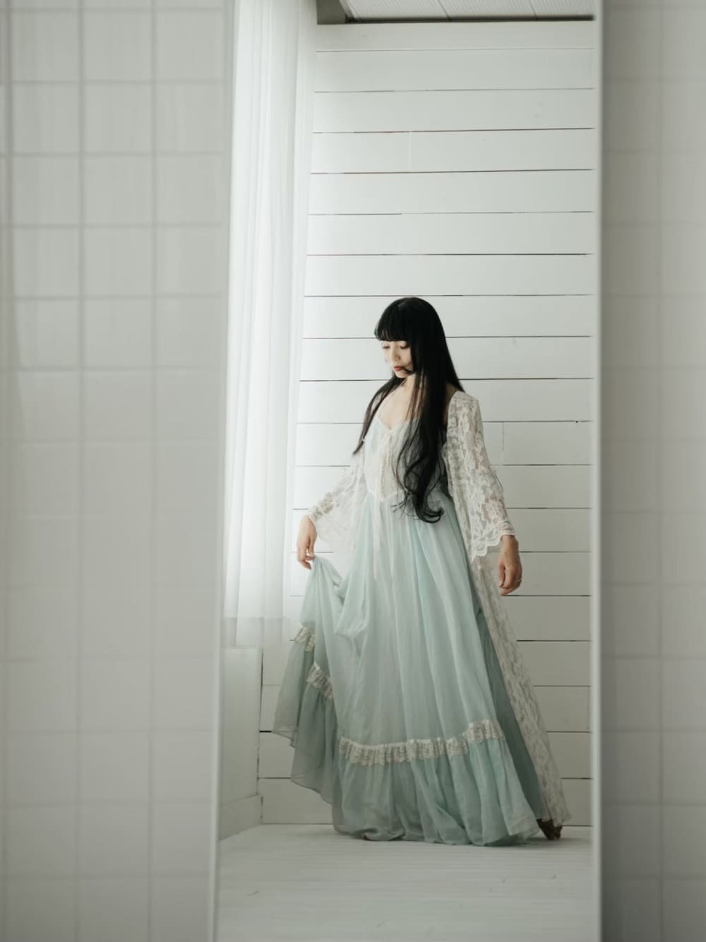 「ガニーサックス、GUNNE SAX、70'sコーデ、70's、ドレス、ヴィンテージ、ヴィンテージワンピース、ヴィンテージ好きな人と繋がりたい、ヴィンテージガーリー、レトロ、レトロガール、レトロガールコーデ、ヴィンテージドレス」｜「GUNNESAXのアイテム（ドレス、ブルー系）」を使った、inevitable1996さん（レディース・163cm）の夏コーディネートの1枚目の写真